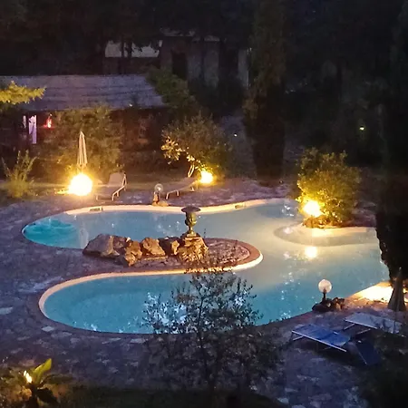 Villamonestevole501 בית הארחה 4*