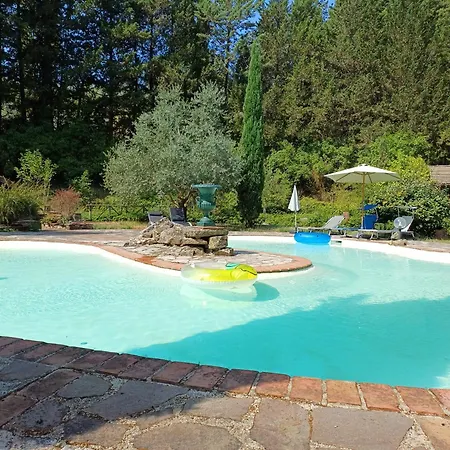 Villamonestevole501 4* אומברטידה