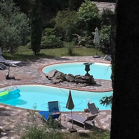 Villamonestevole501 בית הארחה