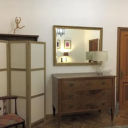 Villamonestevole501 בית הארחה 4*